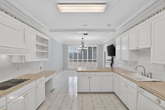 5735 S Lakeshore Drive, Shreveport, LA 71119