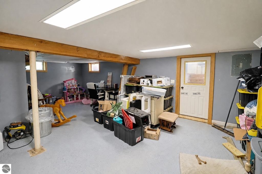 Image 13 of property listing at 3121 S Shepherd Road, Mt Pleasant, MI 48858