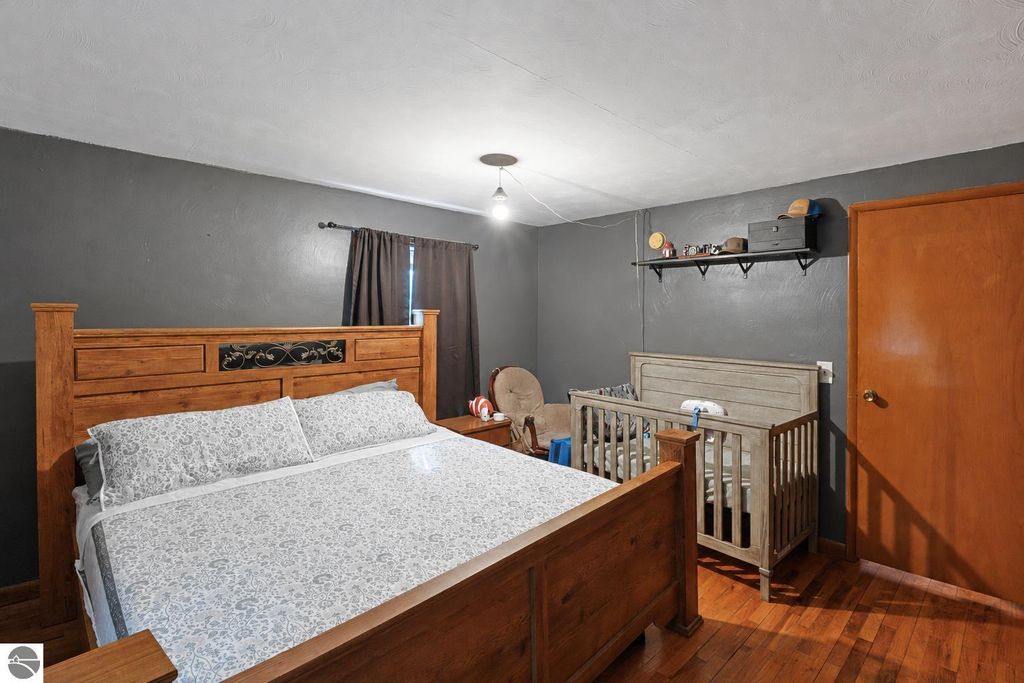 Image 9 of property listing at 3121 S Shepherd Road, Mt Pleasant, MI 48858
