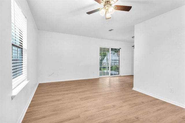 318 Overlook Trail, Gun Barrel City, TX 75156