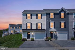 4285 BLACKBURN DR, Stewartstown, PA 17363