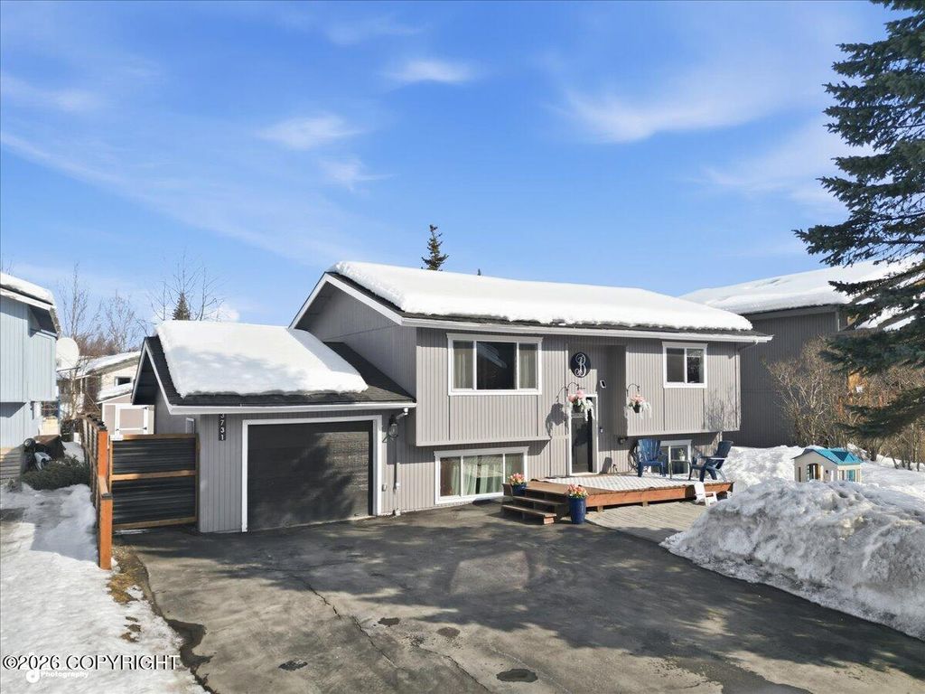 3731 Gary Cooper Circle, Anchorage, AK 99507