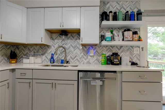 2608 SE 4th Street, Blue Springs, MO 64014