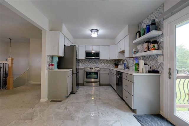 2608 SE 4th Street, Blue Springs, MO 64014