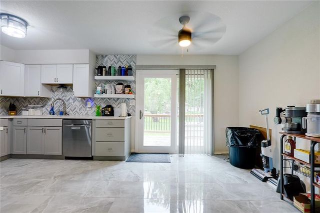 2608 SE 4th Street, Blue Springs, MO 64014