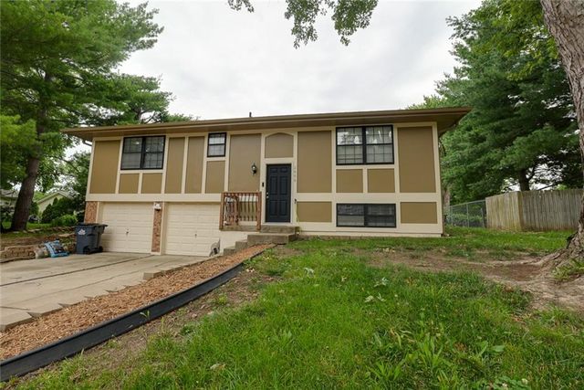 2608 SE 4th Street, Blue Springs, MO 64014
