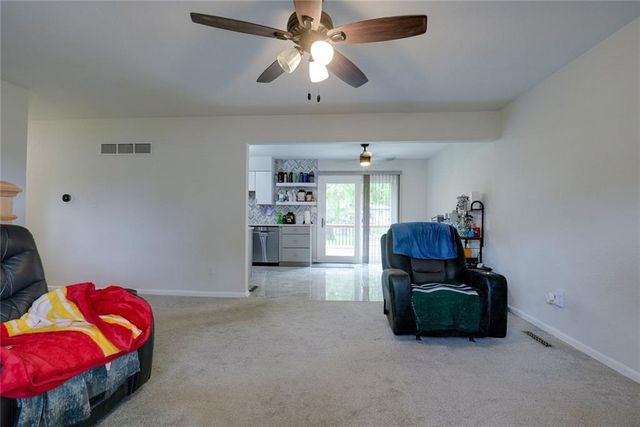 2608 SE 4th Street, Blue Springs, MO 64014