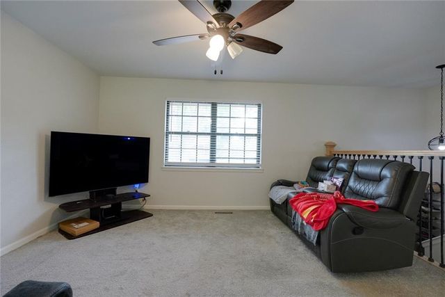 2608 SE 4th Street, Blue Springs, MO 64014
