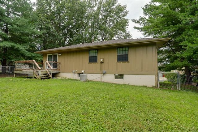2608 SE 4th Street, Blue Springs, MO 64014