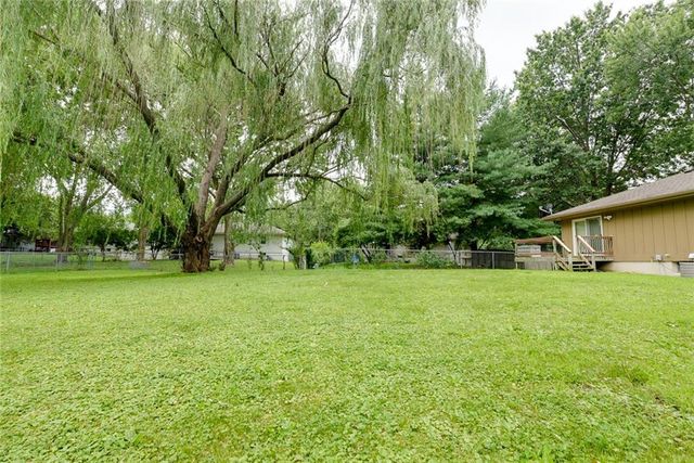 2608 SE 4th Street, Blue Springs, MO 64014