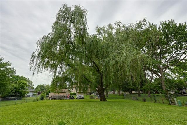 2608 SE 4th Street, Blue Springs, MO 64014