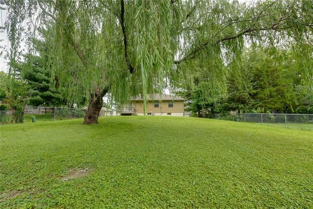 2608 SE 4th Street, Blue Springs, MO 64014