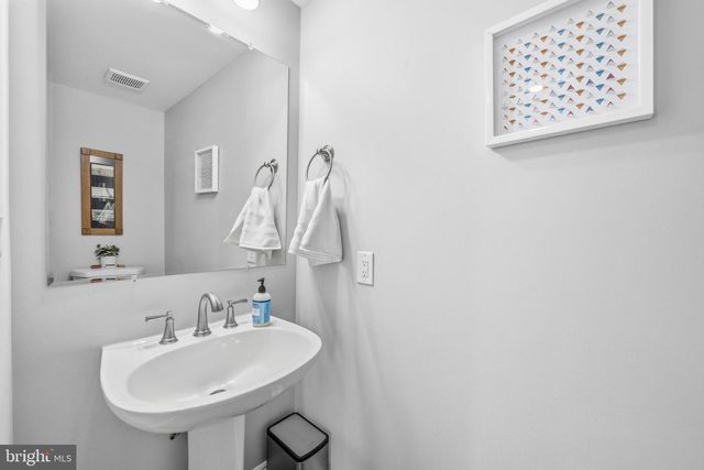 2914 OAKTON CREST PL, Vienna, VA 22181