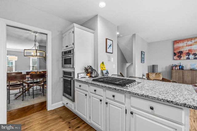 2914 OAKTON CREST PL, Vienna, VA 22181