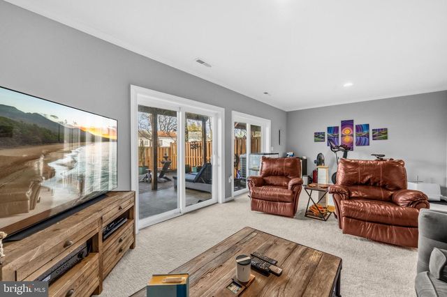 2914 OAKTON CREST PL, Vienna, VA 22181