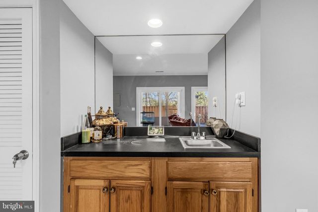 2914 OAKTON CREST PL, Vienna, VA 22181