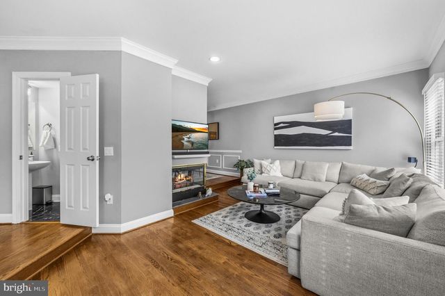 2914 OAKTON CREST PL, Vienna, VA 22181