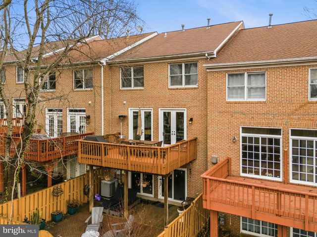 2914 OAKTON CREST PL, Vienna, VA 22181