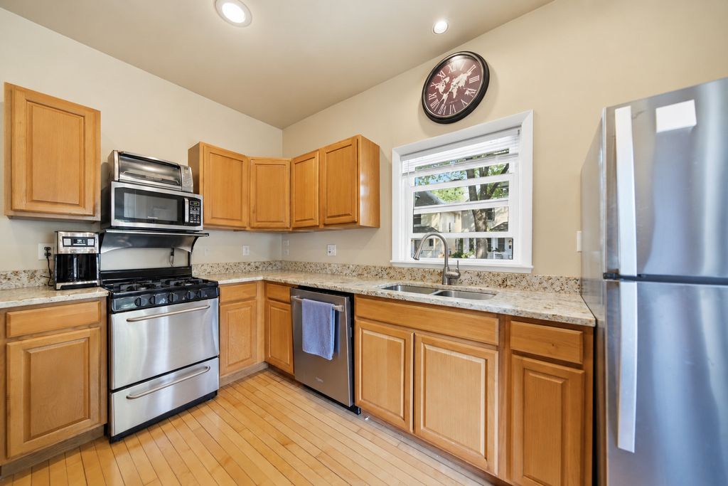1535 W Grace Street, Chicago, IL 60613 — photo 2
