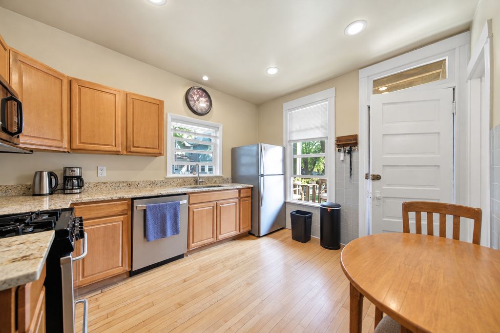 1535 W Grace Street, Chicago, IL 60613 — photo 3