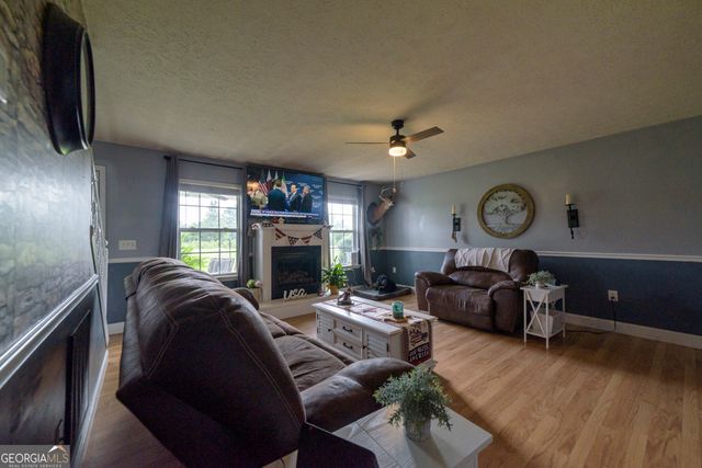 87 Westmoreland Rd, Cleveland, GA 30528
