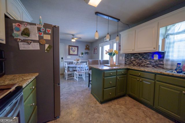 87 Westmoreland Rd, Cleveland, GA 30528