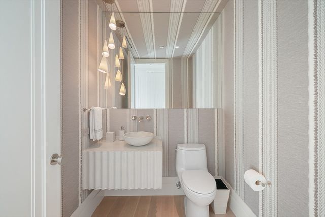 1 Dalton St 5801, Boston, MA 02199