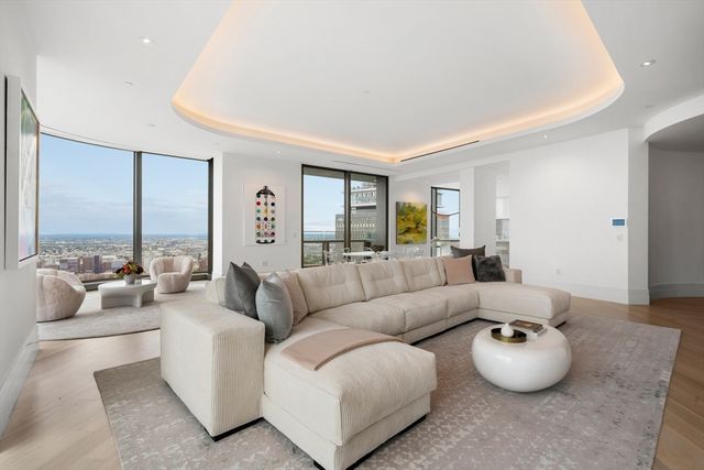 1 Dalton St 5801, Boston, MA 02199