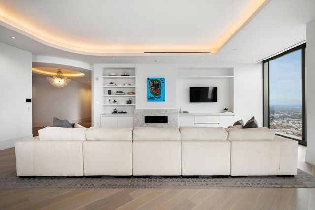 1 Dalton St 5801, Boston, MA 02199