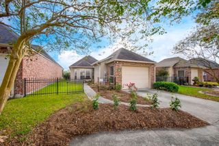 5448 Courtyard Dr, Gonzales, LA 70737