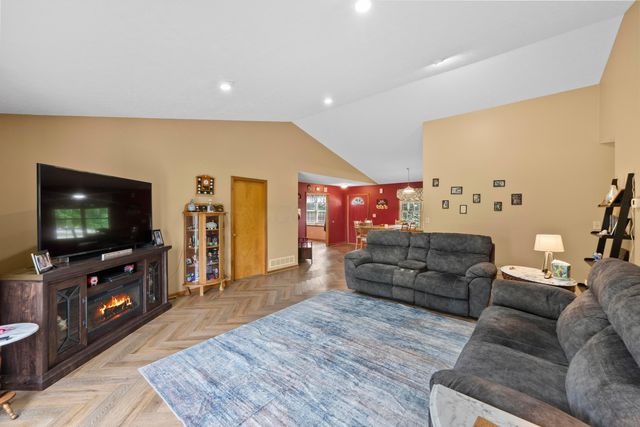 3838 State Route 752, Ashville, OH 43103
