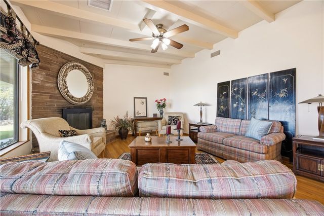 10170 Maude Ave, Sunland, CA 91040
