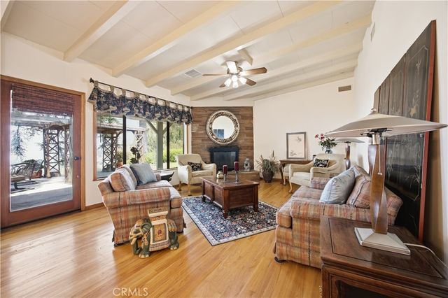 10170 Maude Ave, Sunland, CA 91040