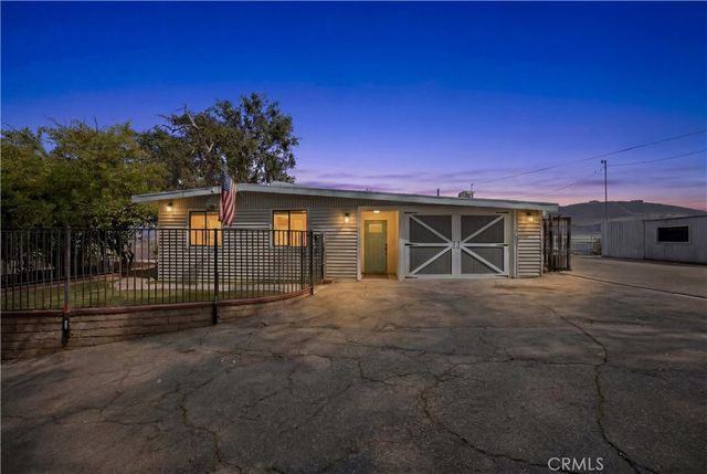 10170 Maude Ave, Sunland, CA 91040