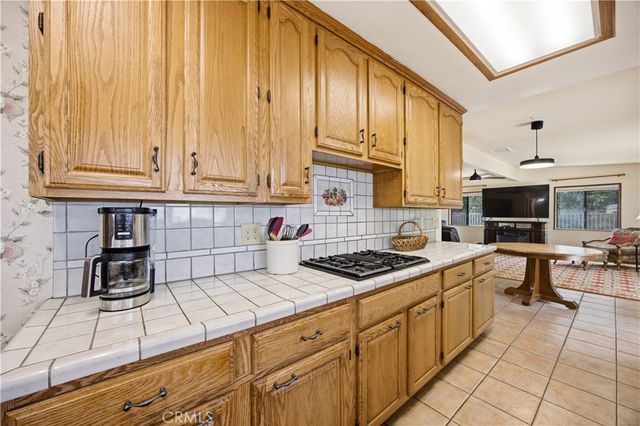 10170 Maude Ave, Sunland, CA 91040
