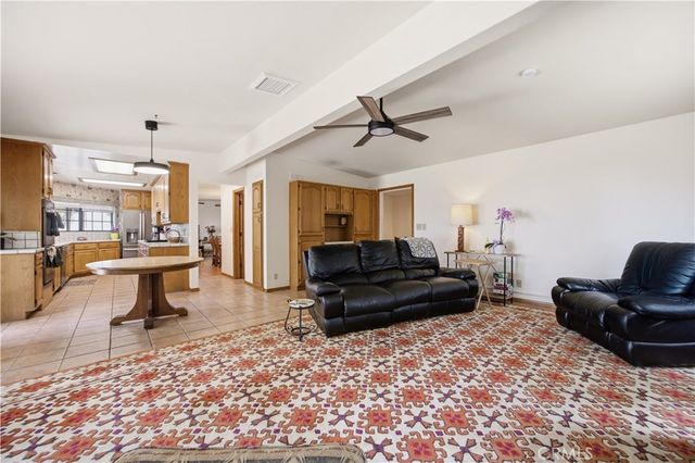 10170 Maude Ave, Sunland, CA 91040