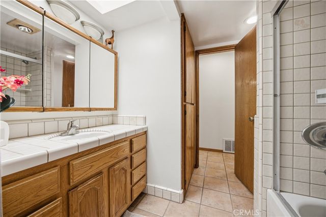 10170 Maude Ave, Sunland, CA 91040