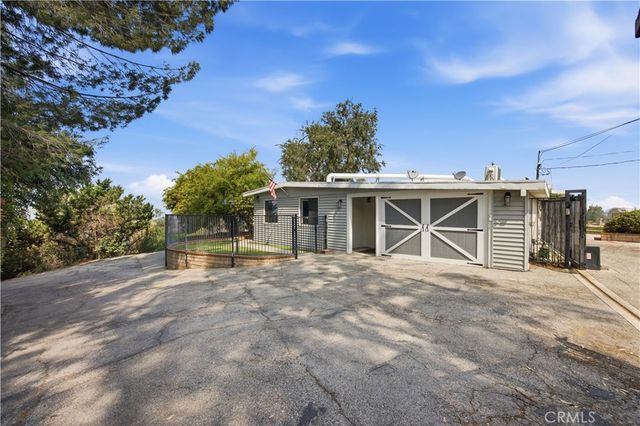 10170 Maude Ave, Sunland, CA 91040
