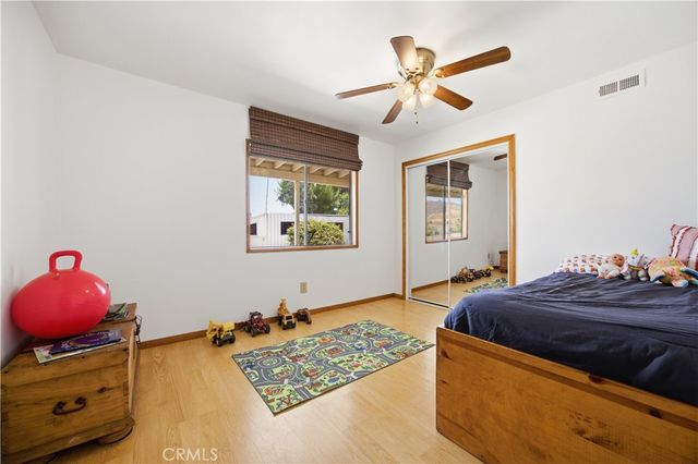 10170 Maude Ave, Sunland, CA 91040