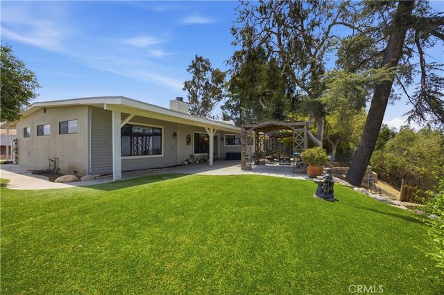 10170 Maude Ave, Sunland, CA 91040
