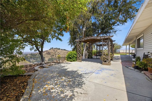 10170 Maude Ave, Sunland, CA 91040