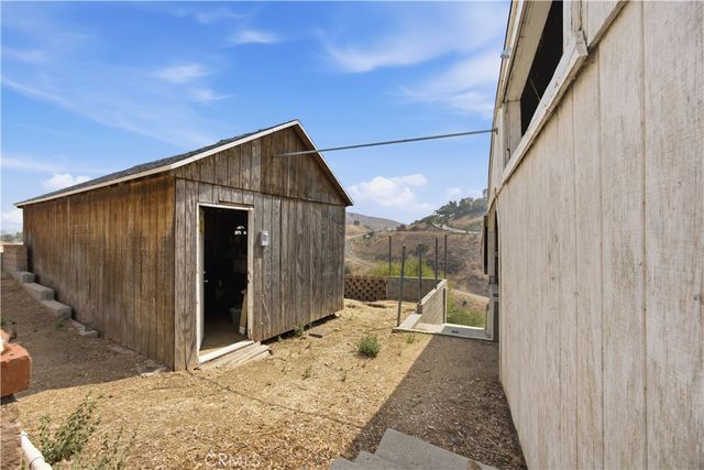 10170 Maude Ave, Sunland, CA 91040