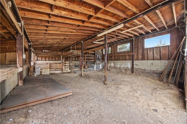10170 Maude Ave, Sunland, CA 91040