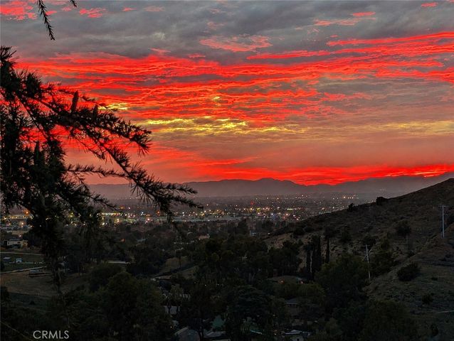 10170 Maude Ave, Sunland, CA 91040