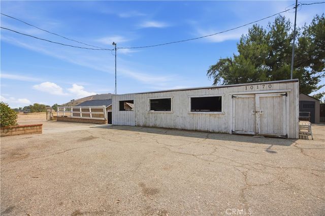 10170 Maude Ave, Sunland, CA 91040