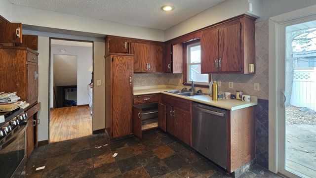 175 Juniper Lane, Apple Valley, MN 55124