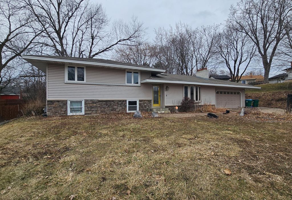 175 Juniper Lane, Apple Valley, MN 55124