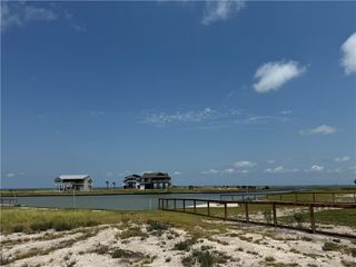 2 Westpointe Dr, Rockport, TX 78382