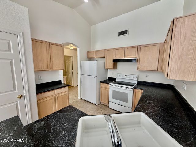 141 W SHANNON Street, Gilbert, AZ 85233