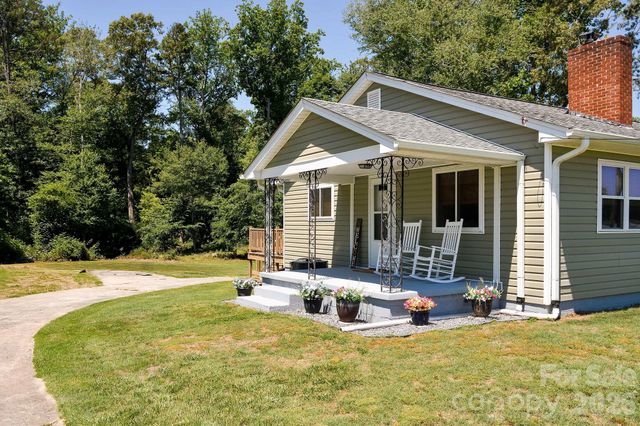 1625 US 601 Highway, Yadkinville, NC 27055
